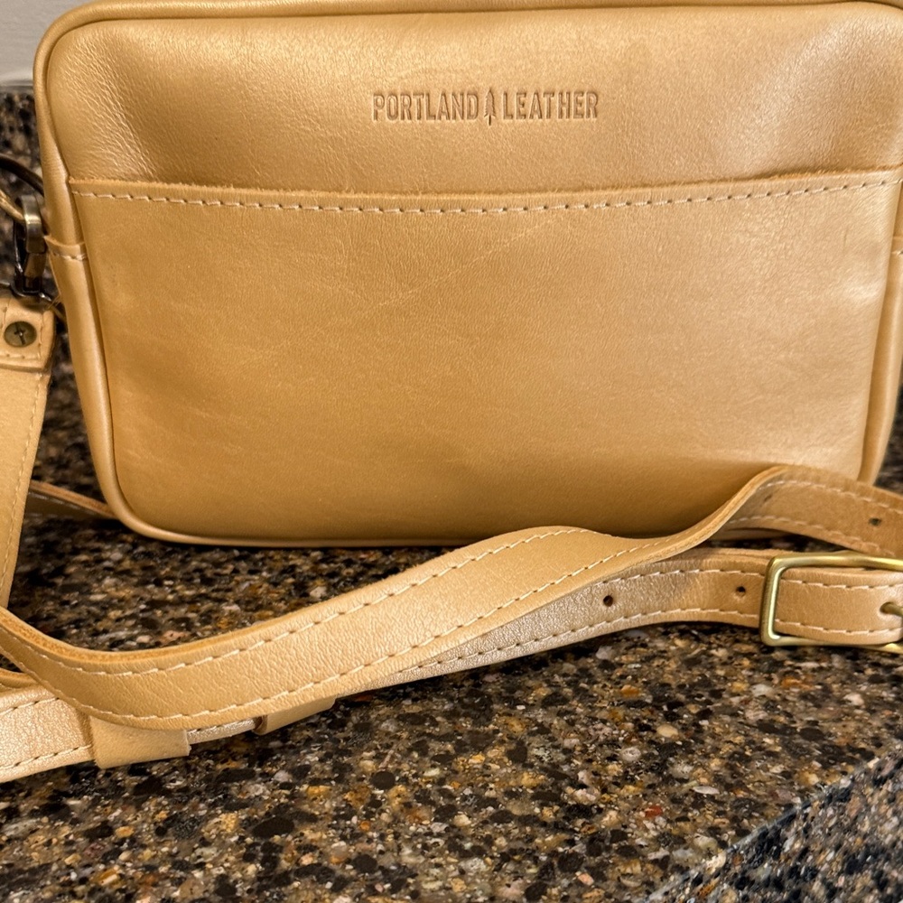 Portland Leather Camera Crossbody, Excellent